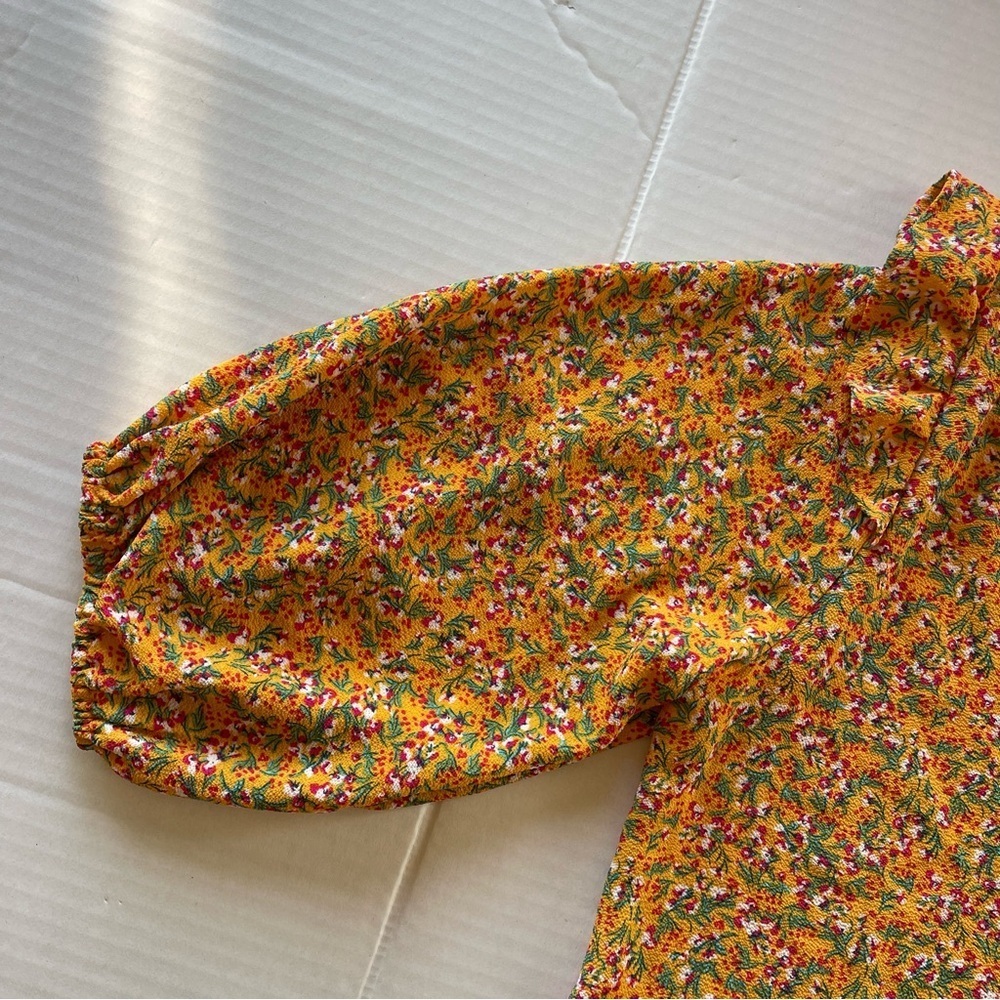 W5 CONCEPTS Women's Top Peasant Sleeve Blouse Floral Medium  Yellow - Picture 3 of 8